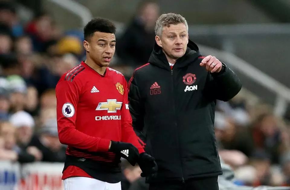 背后隐藏着 背后隐藏着